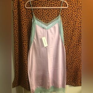 CALVIN KLEIN LAVENDER SPAGHETTI SLEEVES CHEMIS Or LINGERIE Or Dress